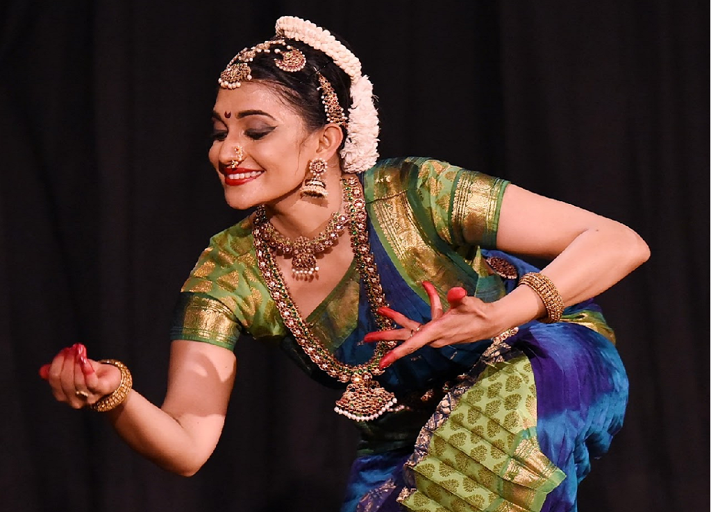 Divya Ravi (U.K.)